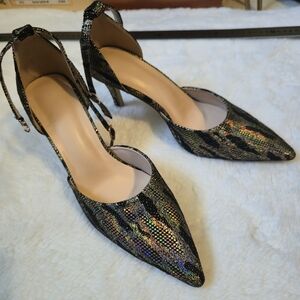 SHEIN pointed Black heels with gold Iridescent holographic